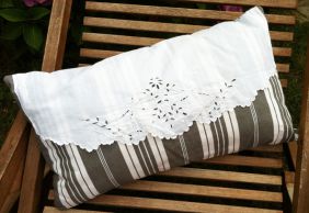 coussin broderie blanche