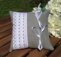 coussin alliances lin gris et broderie blanche